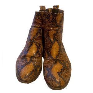 L’intervalle snakeskin brown leather boots women’s SIZE 9.5